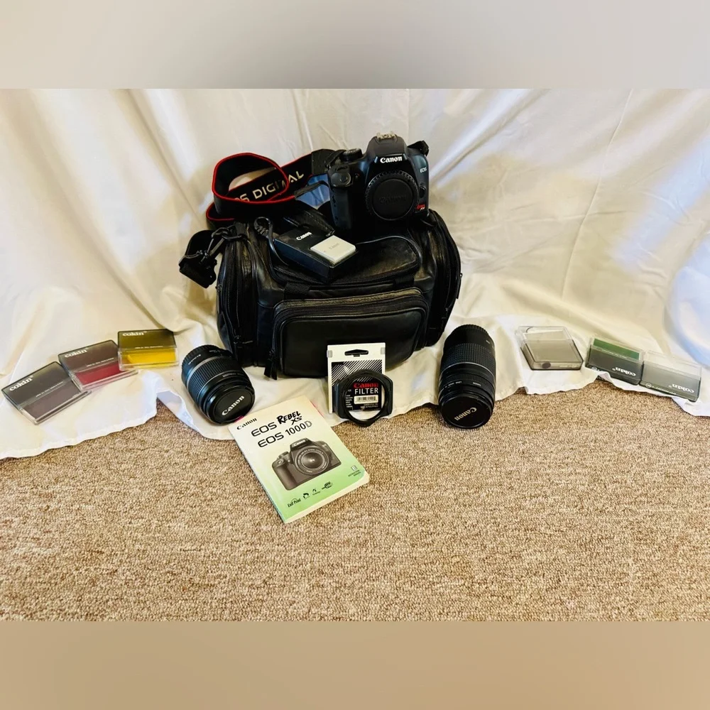 Canon Black EOS Rebel XS 1000D Camera Bundle with Accessories. Works Perfectly!